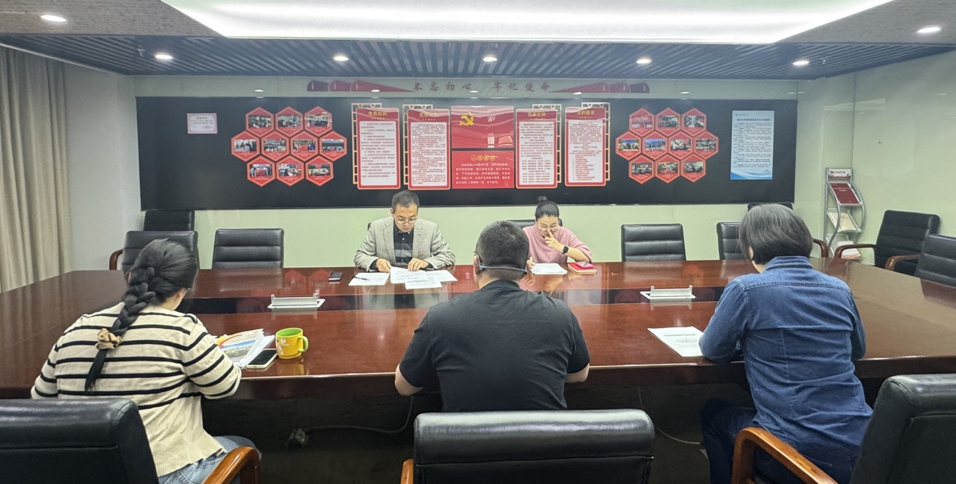 双方通过实地参观与座谈交流