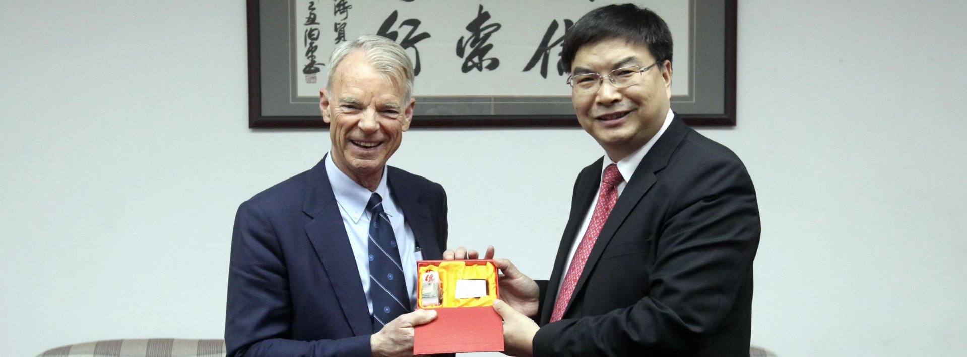 可结合站内栏目与相关篇目交叉阅读