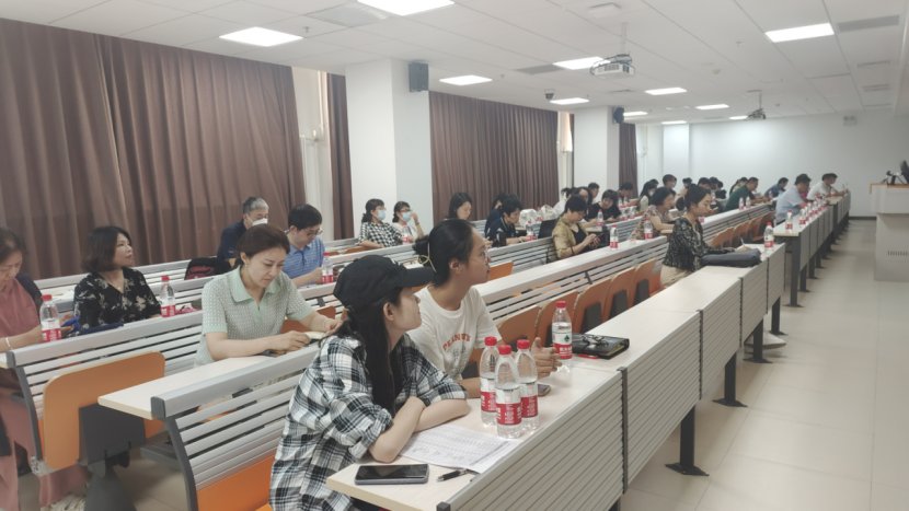 对照阅读大会采取线上线下相结合的形式