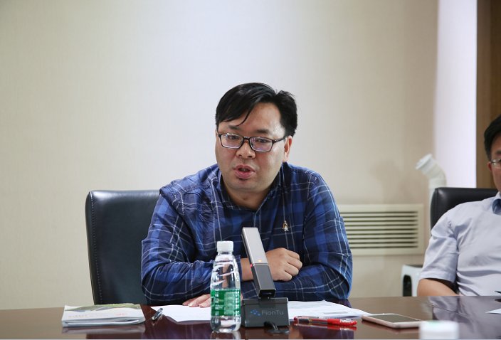 会议由吴卫星副校长主持