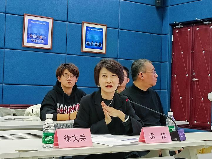支部党员丁崇文