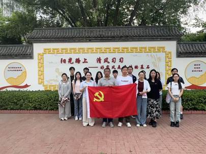 为引导师生树立正确政绩观