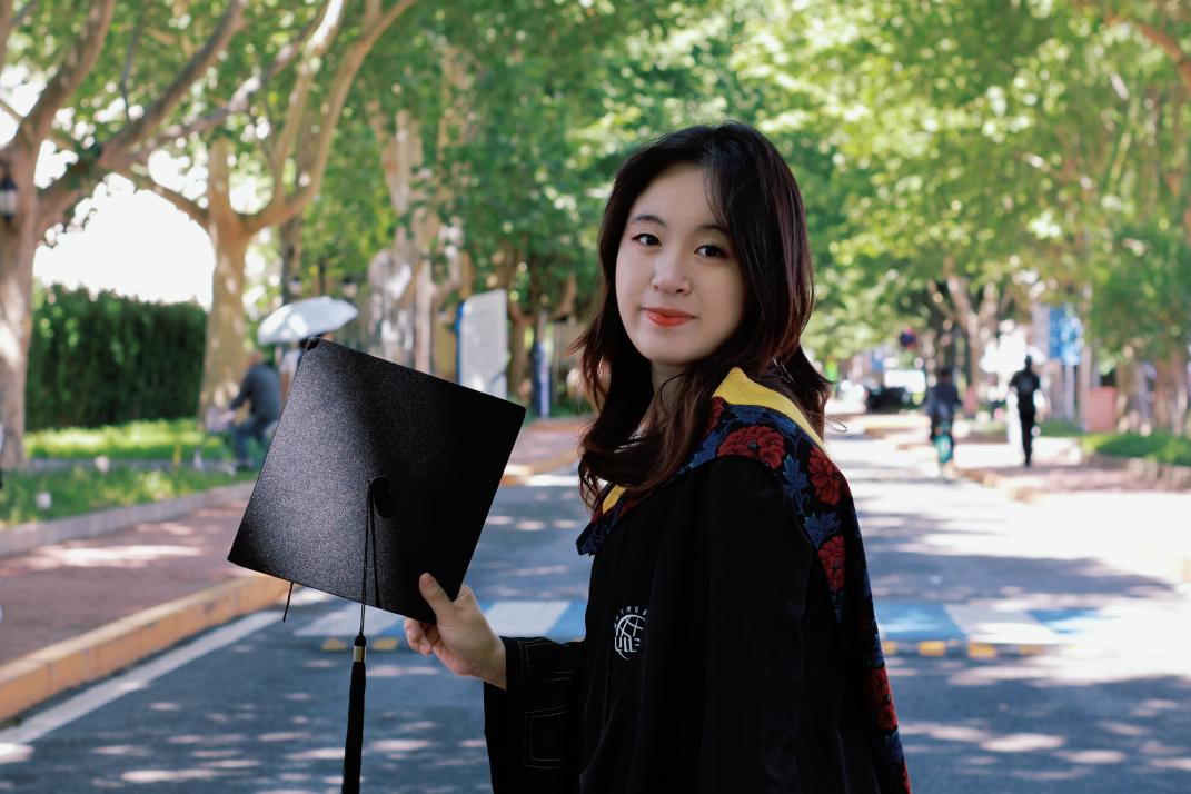 曾获bob体ob体育平台介绍奖学金