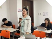 引导支部党员准确把握未来五年发展方向